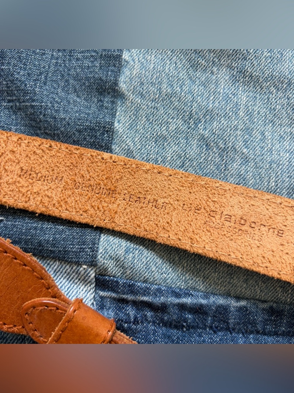 VTG Leather Concho silver toned buckle Liz Claiborne Belt size M - Picture 3 of 8